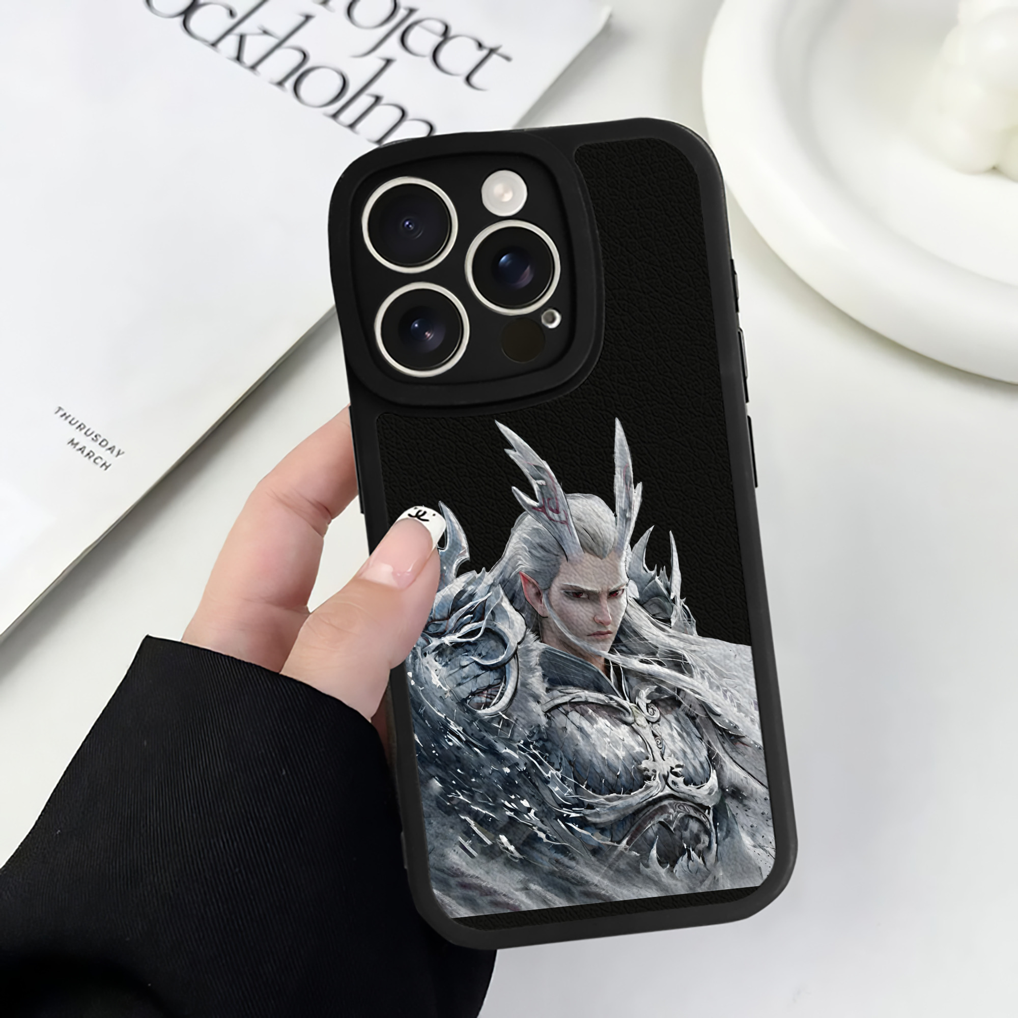 （画像用） Ne Zha 2 ナタ 魔童の大暴れ 【iPhone 16シリーズ対応】シリコンスマホケース（レザー調） 材質：シリコン